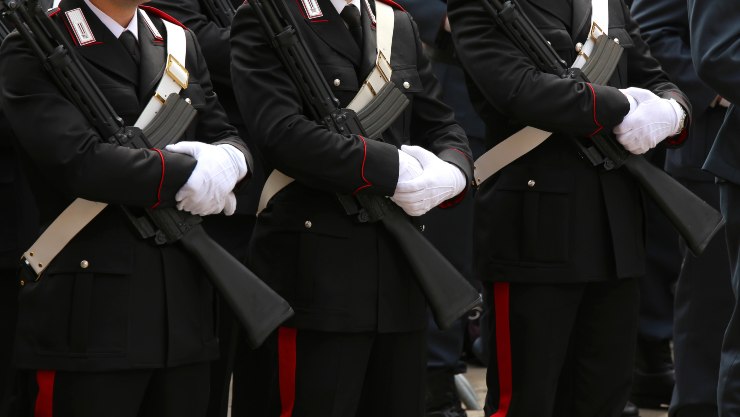 carabinieri in uniforme