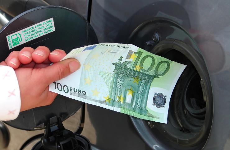 100 euro di benzina