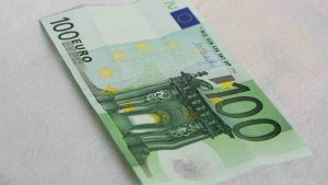 risparmiare 100 euro al mese
